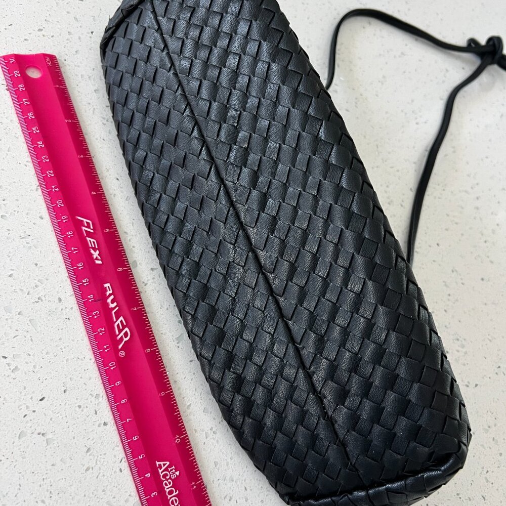 Intrecciato Woven Black Faux Leather Pouch Clutch with Strap - Picture 10 of 10